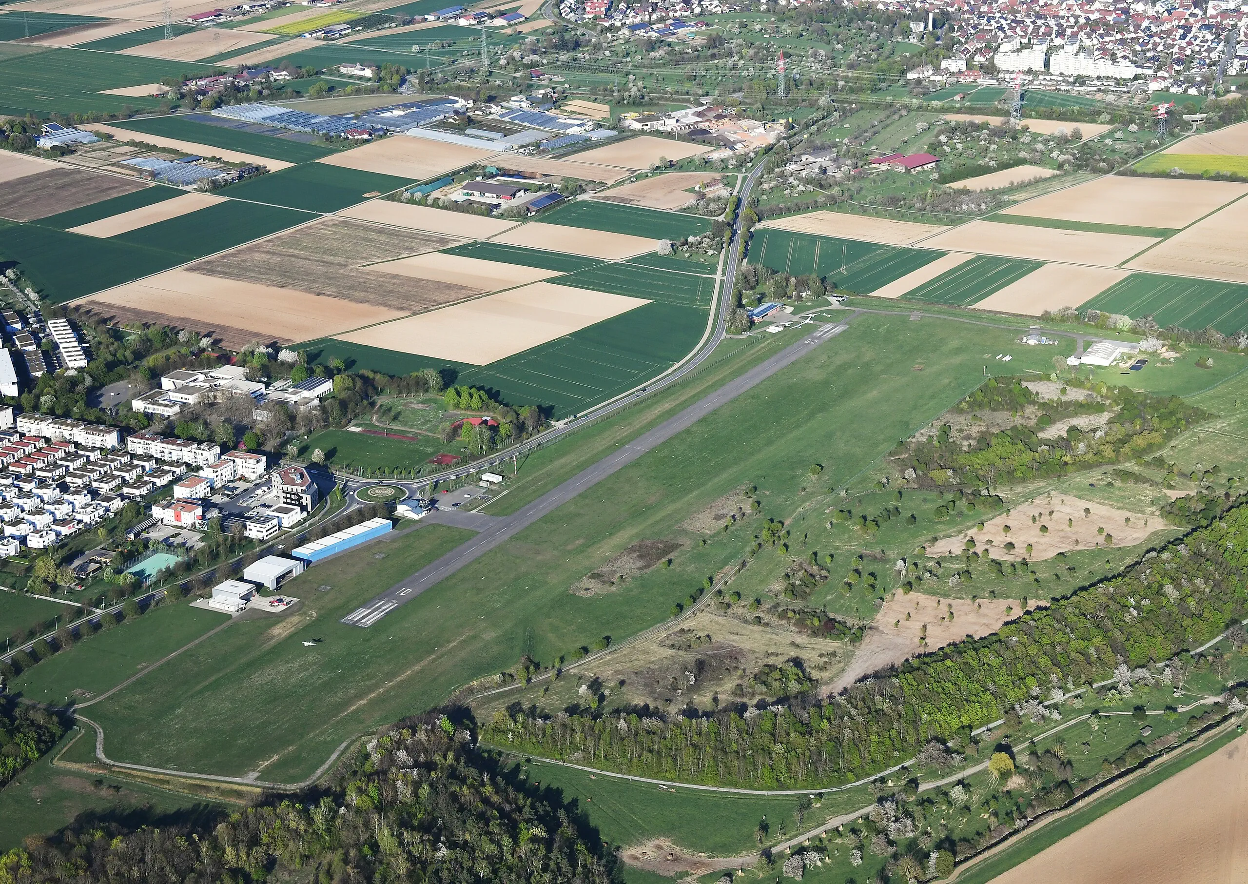 Der Flugplatz Pattonville mit der ICAO-Kennung EDTQ liegt in der Nähe von Ludwigsburg und ist ein Sonderlandeplatz in der Region Stuttgart.